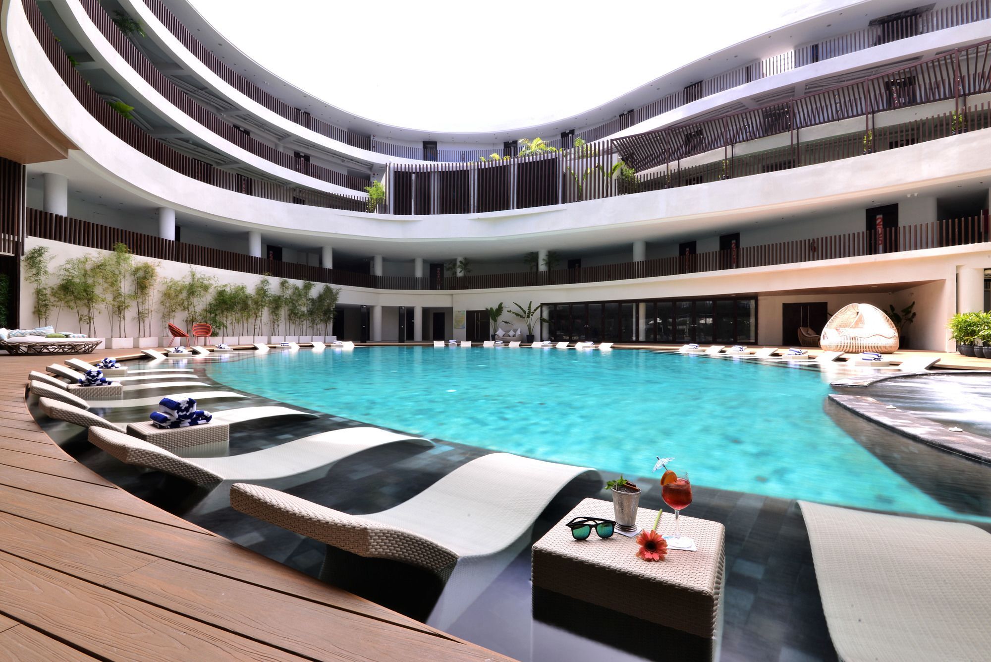 ฮิว โฮเทล แอนด์ รีสอร์ต โบราเคย์ เมเนจ บาย เอชไอไอ Hotel Manoc-Manoc ภายนอก รูปภาพ