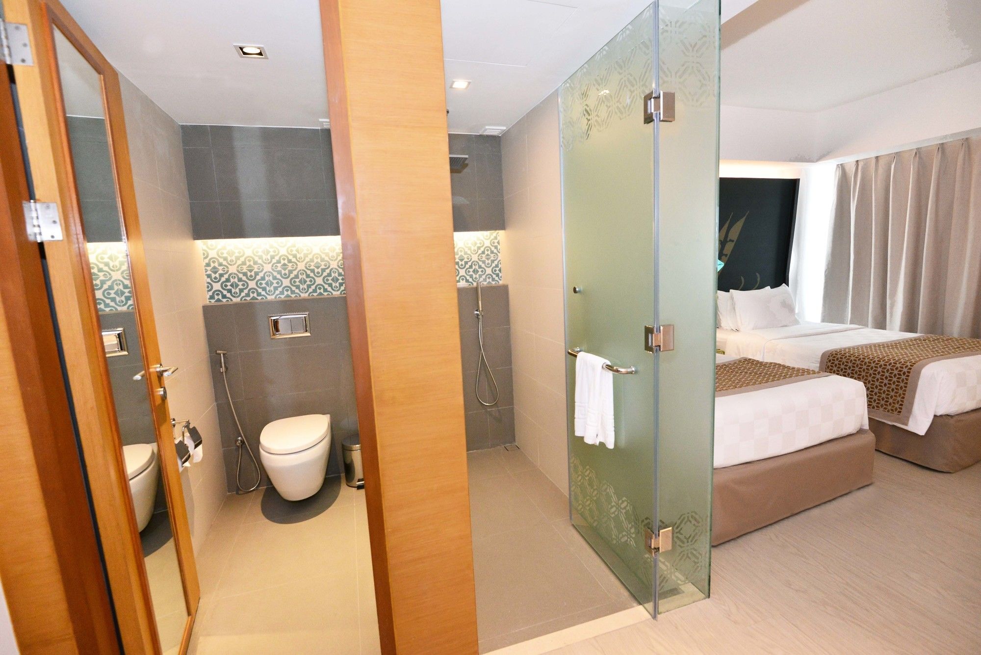 ฮิว โฮเทล แอนด์ รีสอร์ต โบราเคย์ เมเนจ บาย เอชไอไอ Hotel Manoc-Manoc ภายนอก รูปภาพ